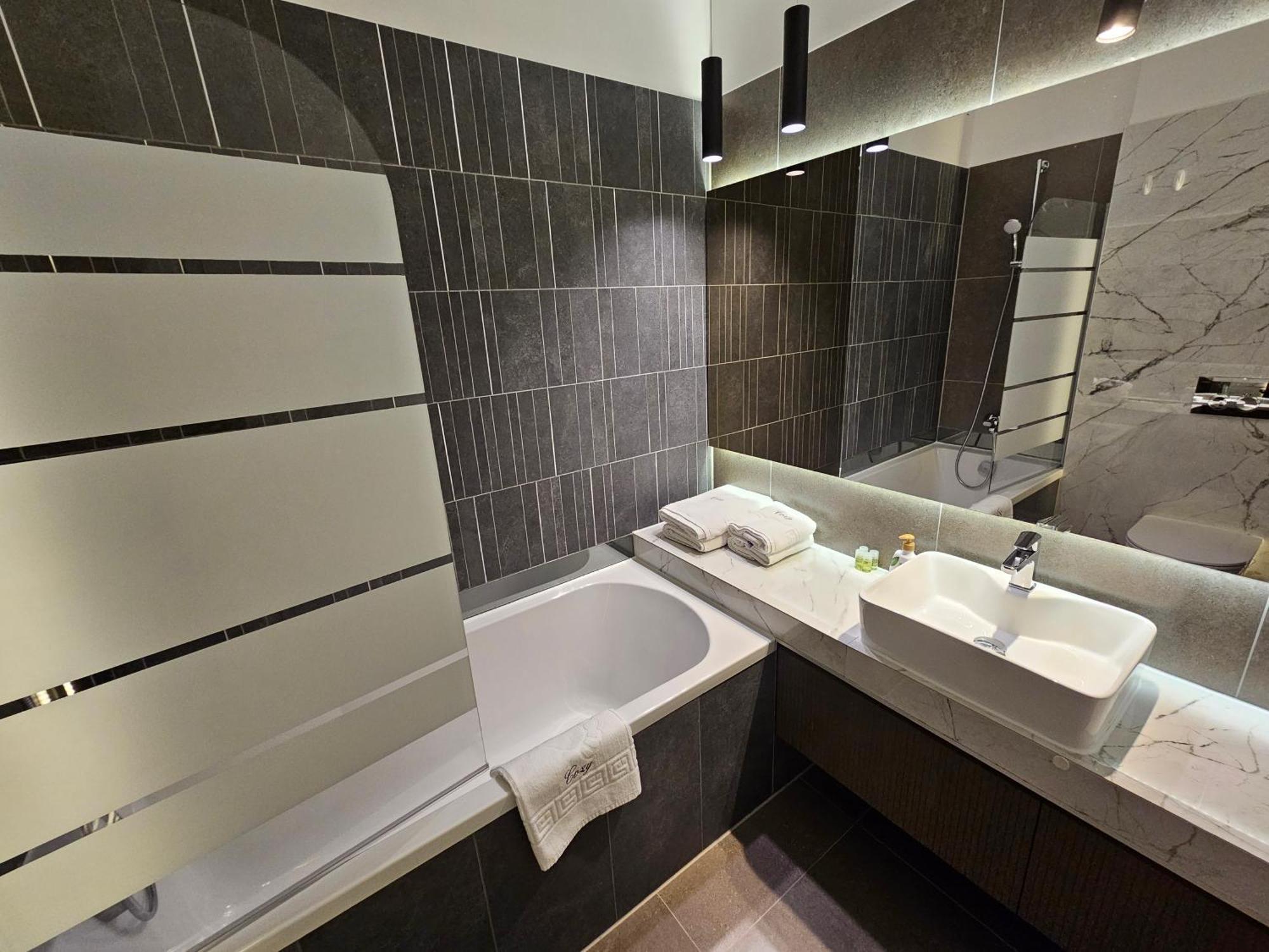 Urban Luxury Flats - Cozy Apartments At Coresi Mall #Braşov Exterior foto