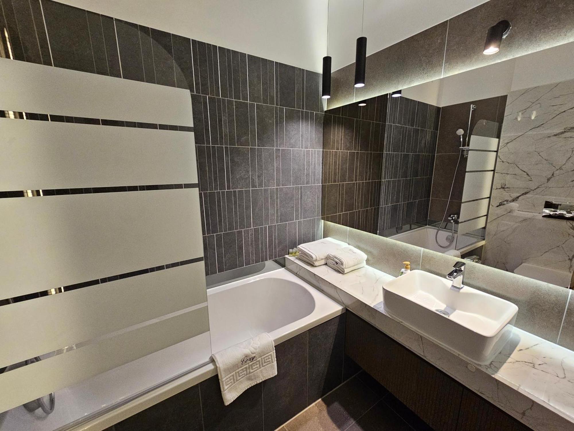 Urban Luxury Flats - Cozy Apartments At Coresi Mall #Braşov Exterior foto